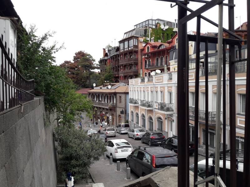 Тбилиси Центр Старый город Каменная лестница