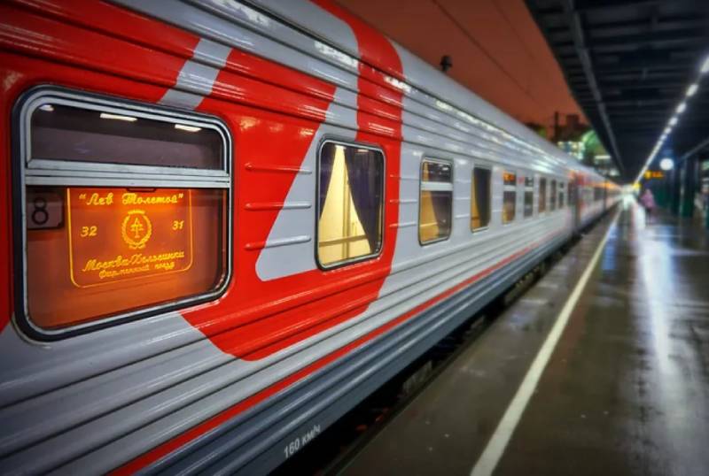 Фирменный поезд Лев Толстой Россия